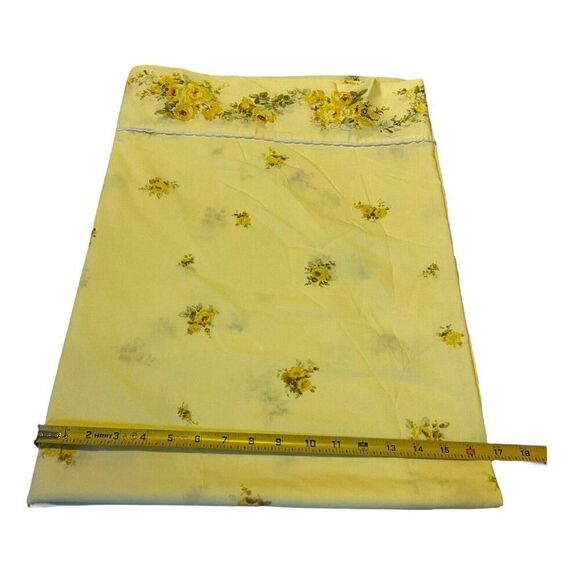 Twin Perma Prest Yellow Floral Set of 2 Flat Sheets 1 Pillowcase Vintage Lot - Picture 2 of 10